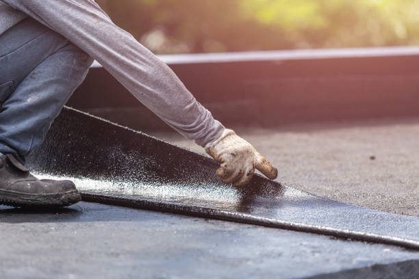 Professional Vapor Barrier Installation technician working in Whitehall, MI